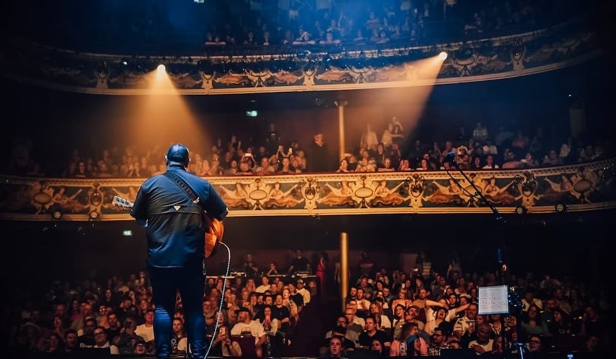 Image preview for Luke Combs Production Shot 1