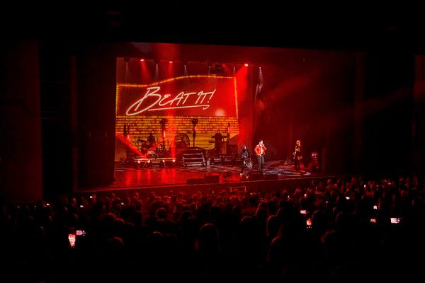 Image preview for Man In The Mirror - A Tribute to Michael Jackson