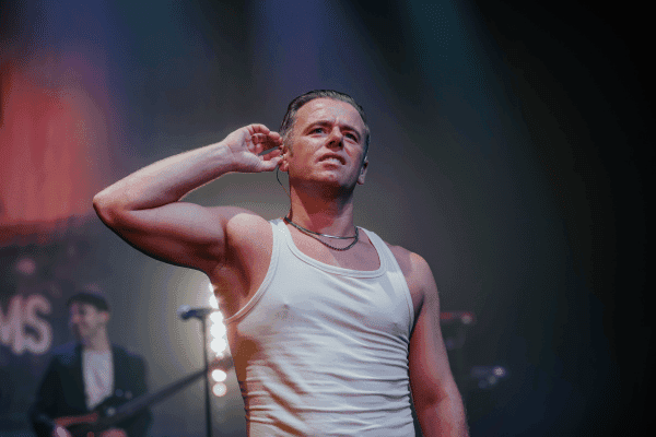 Image preview for Let Me Entertain You - A Tribute To Robbie Williams