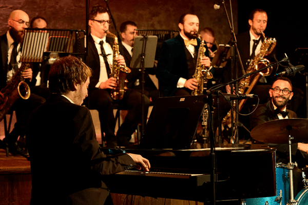 Image preview for A Big Band Christmas Extravaganza