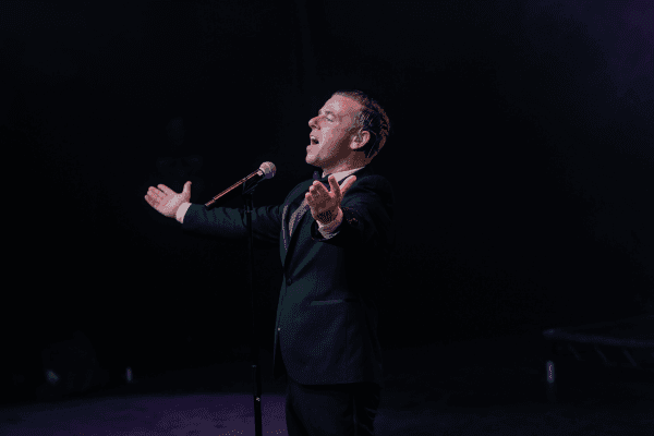 Image preview for Let Me Entertain You - A Tribute To Robbie Williams