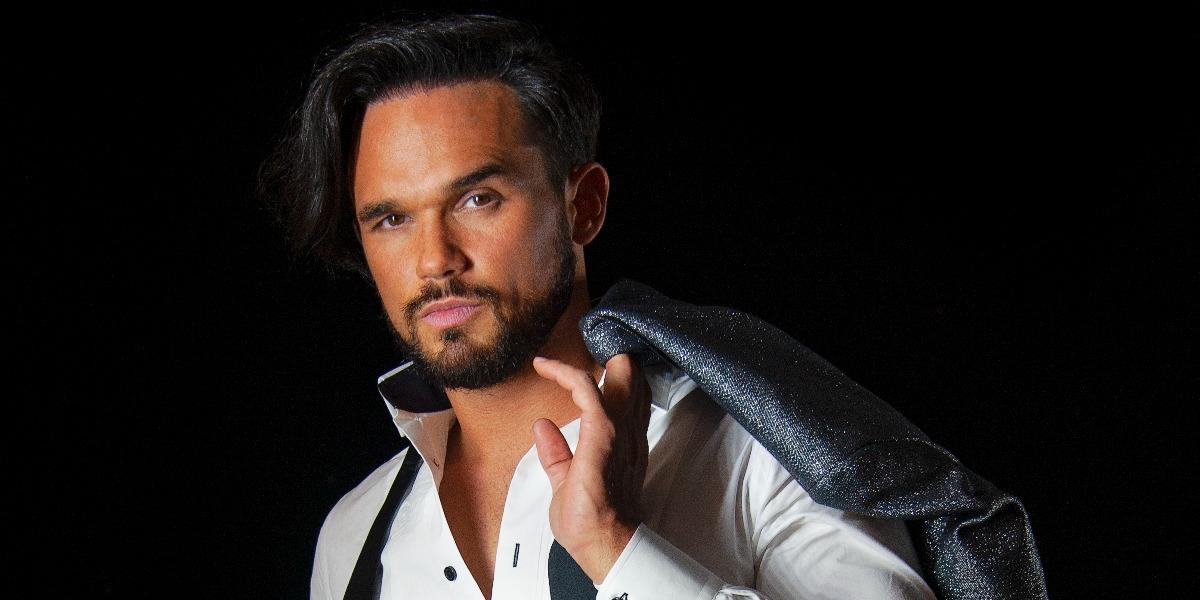 Gareth Gates Sings Love Songs From The Movies hero