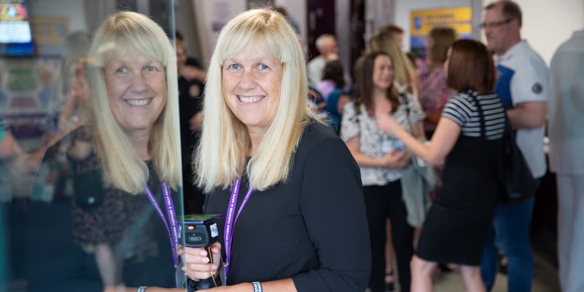 Work with us 1200 x 600