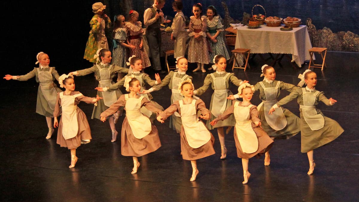 Image preview for English Youth Ballet - Giselle Production Shot 2