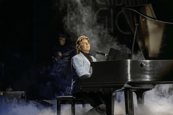 Image preview for Copacabana Magic: The Barry Manilow Tribute Show